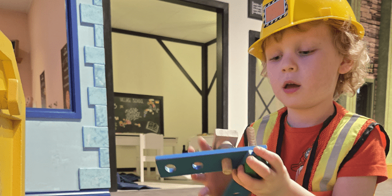 Indoor role play construction themed story for small children